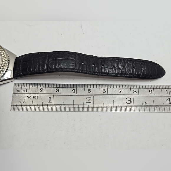 Womens Visage Silver Tone MOP Pave Crystal Quartz Date 30MM Watch New Battery - Picture 7 of 12